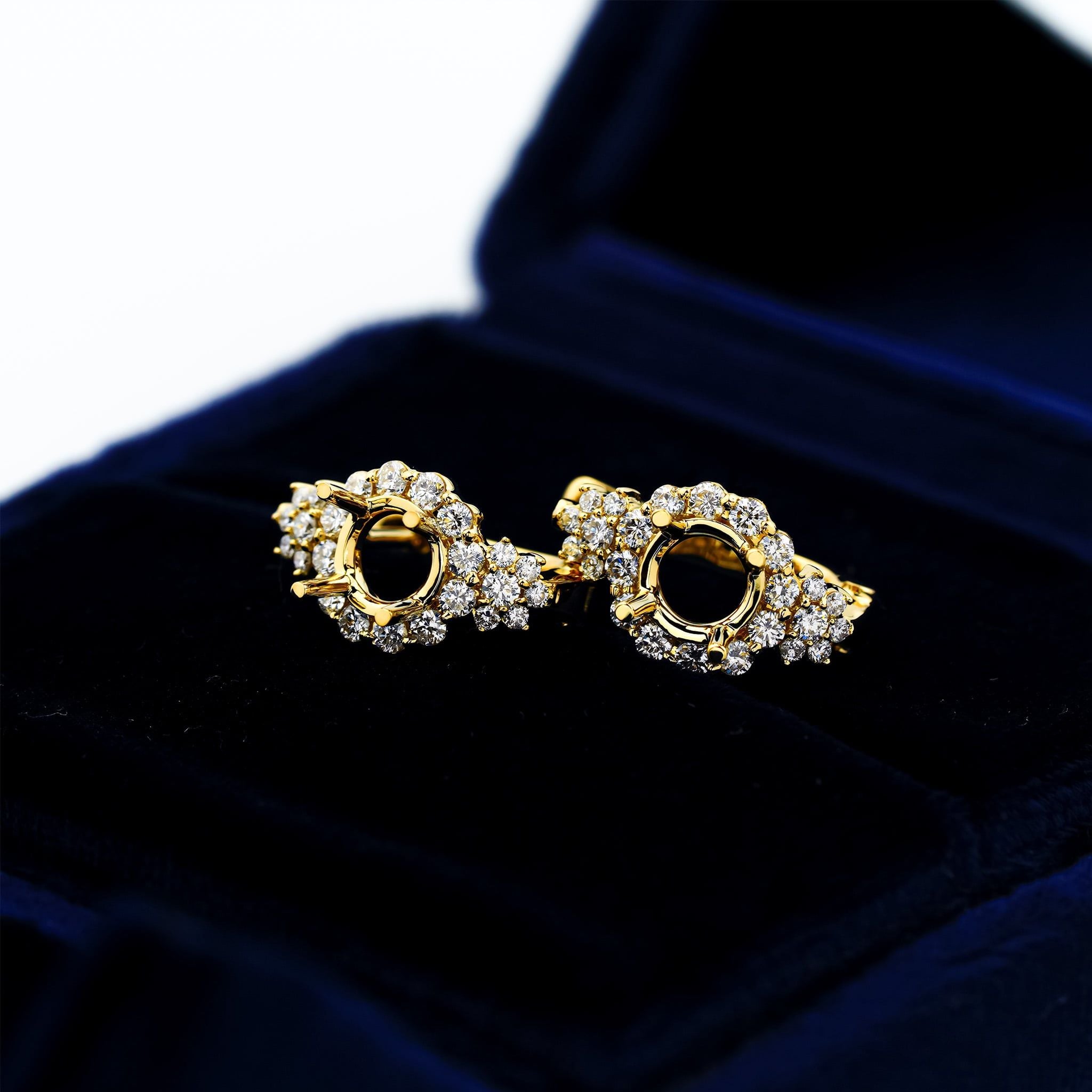 CARTOUCHE SEMI-SET LEVERBACK EARRINGS