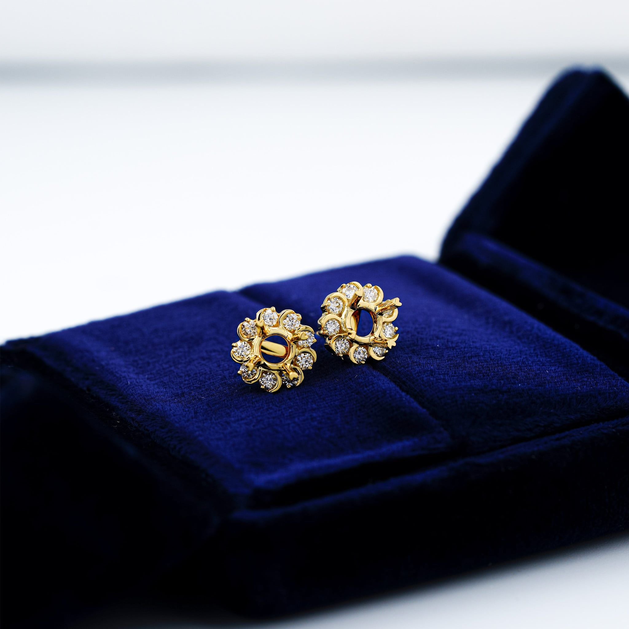 RADIANCE HALO STUD EARRINGS