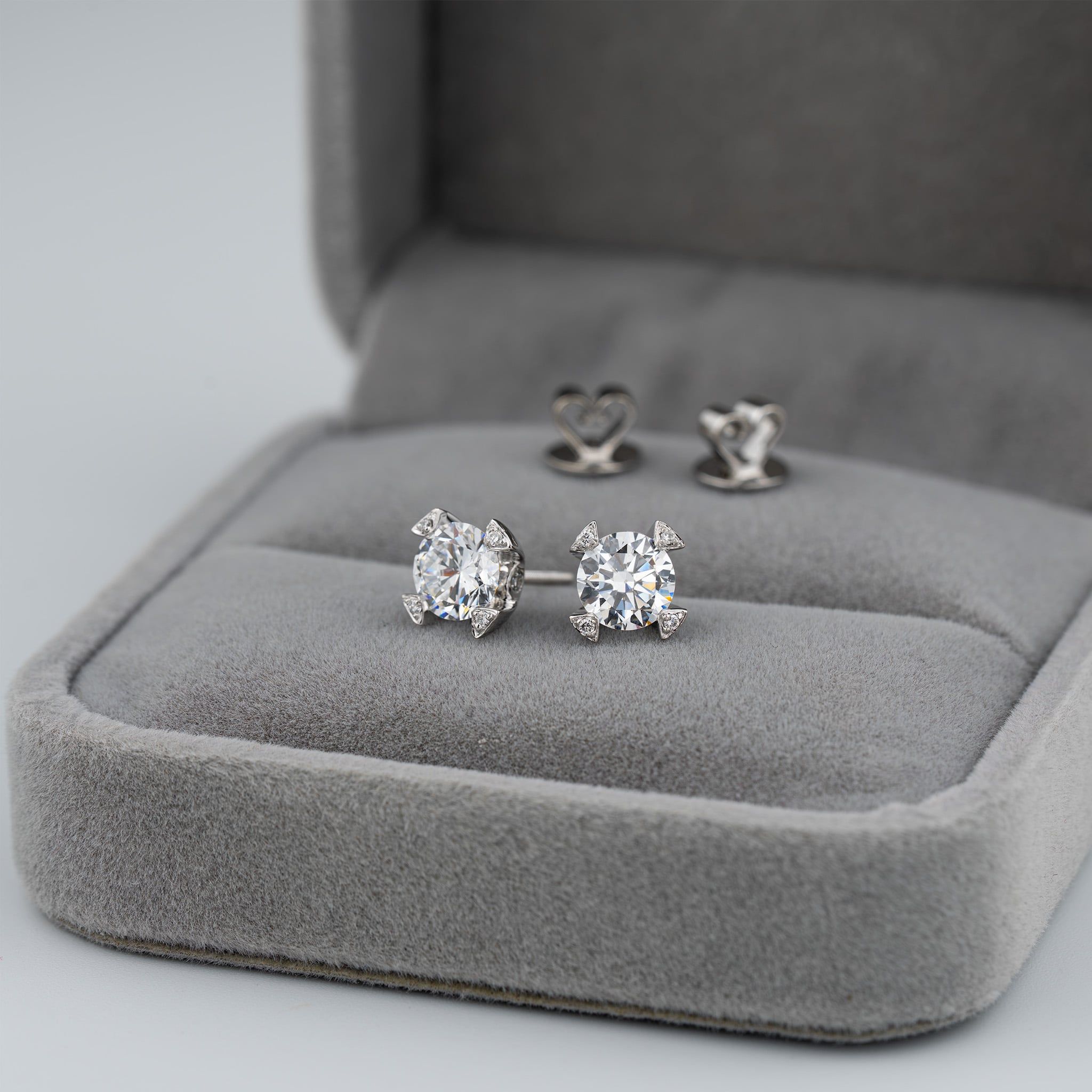 SOLITAIRE STUD EARRINGS