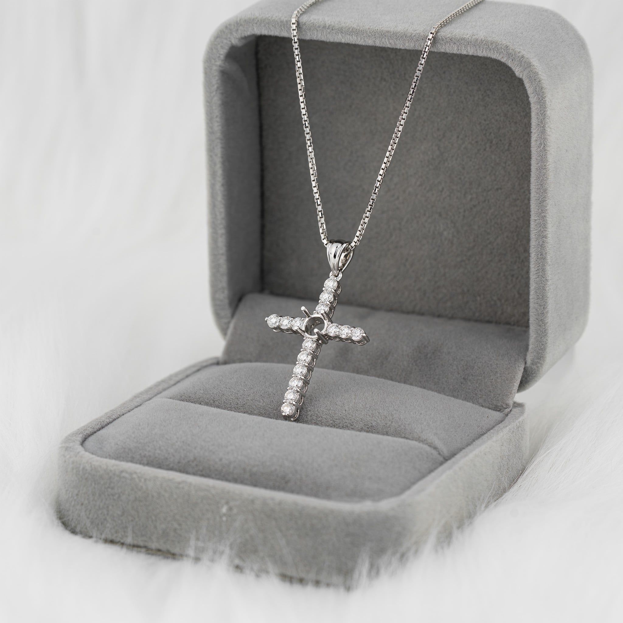CLASSIC PAVE CROSS SEMI-SET PENDANT
