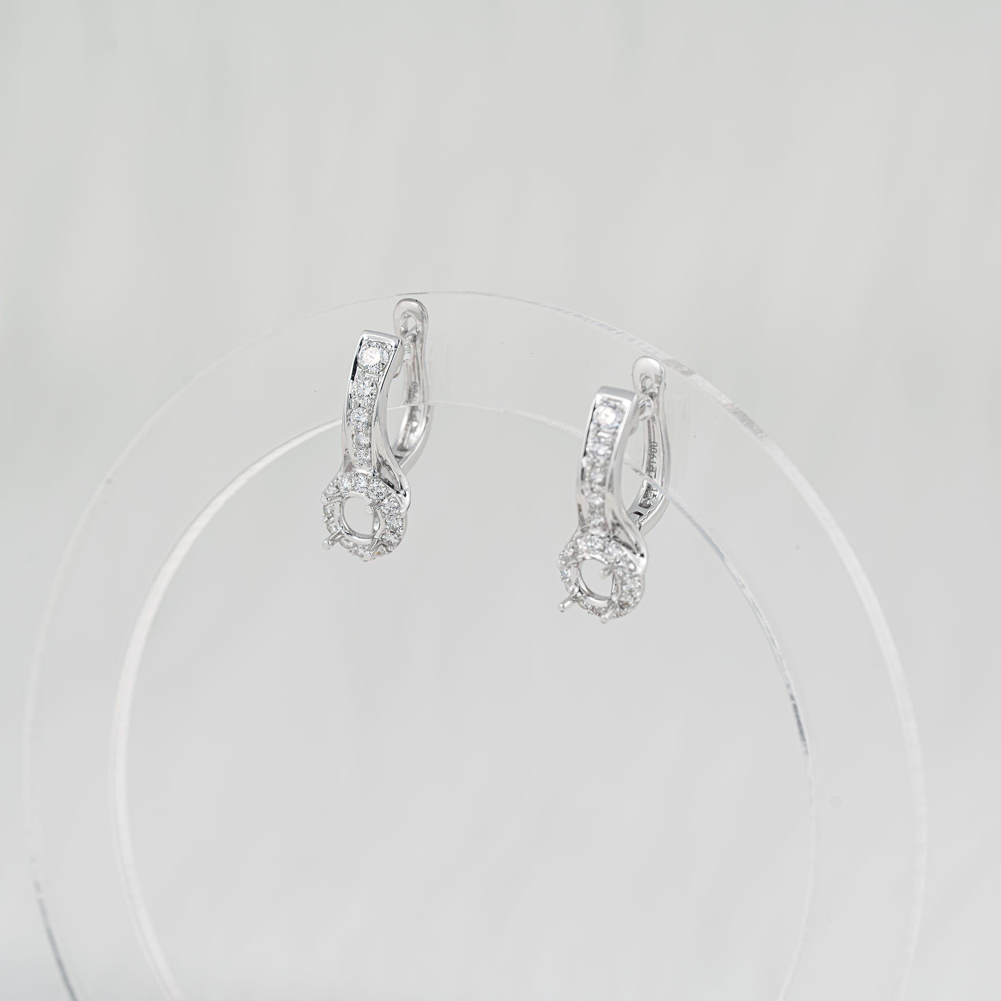 HALO SEMI-SET LEVERBACK EARRINGS