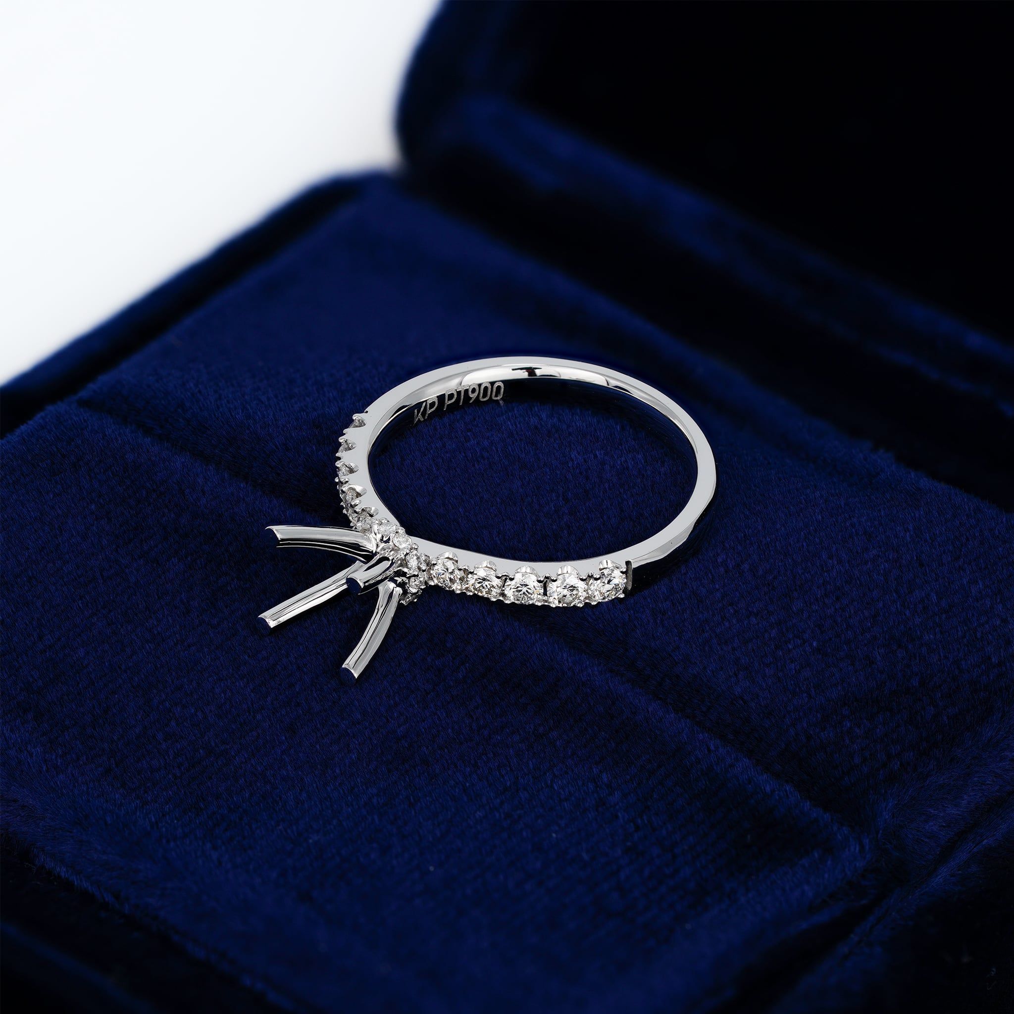 COLLAR ACCENT SEMI-SET RING