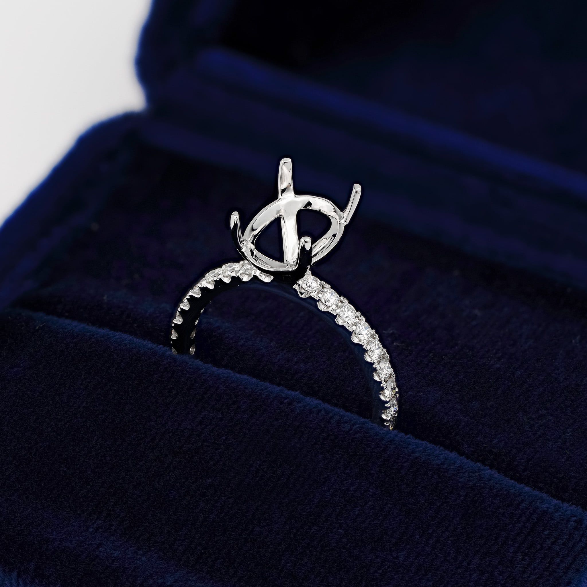 OVAL SCALLOPED PAVÉ SEMI-SET RING
