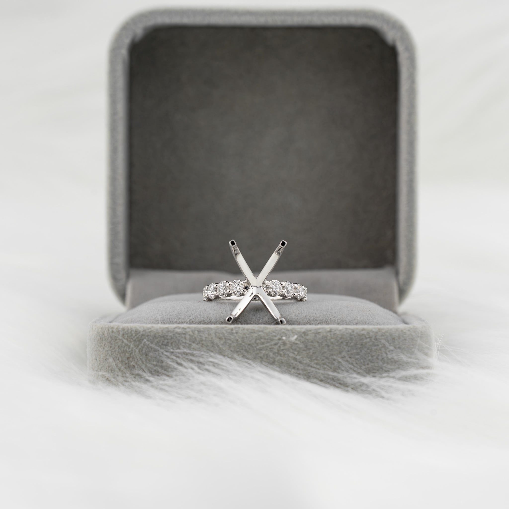 EMERALD SEMI-SET RING