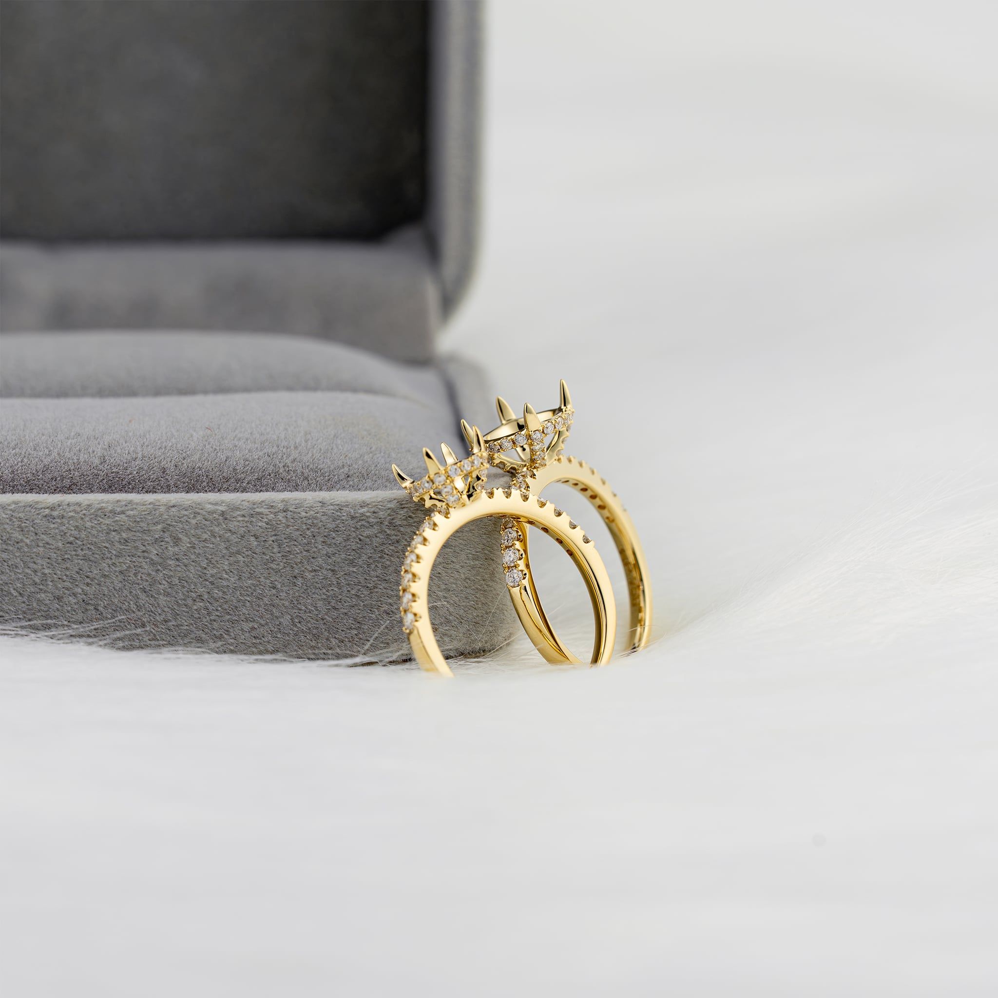 UNDER HALO SEMI-SET RING