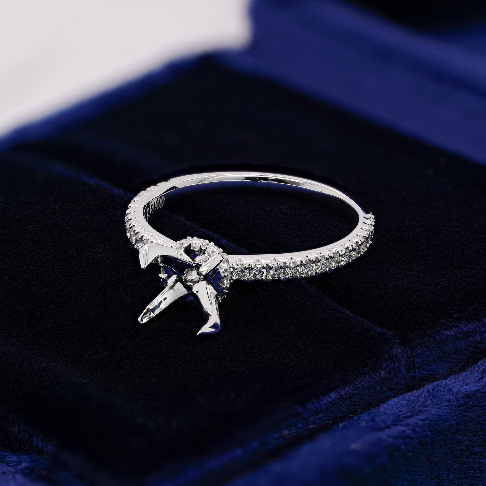 UNDERHALO SEMI-SET RING