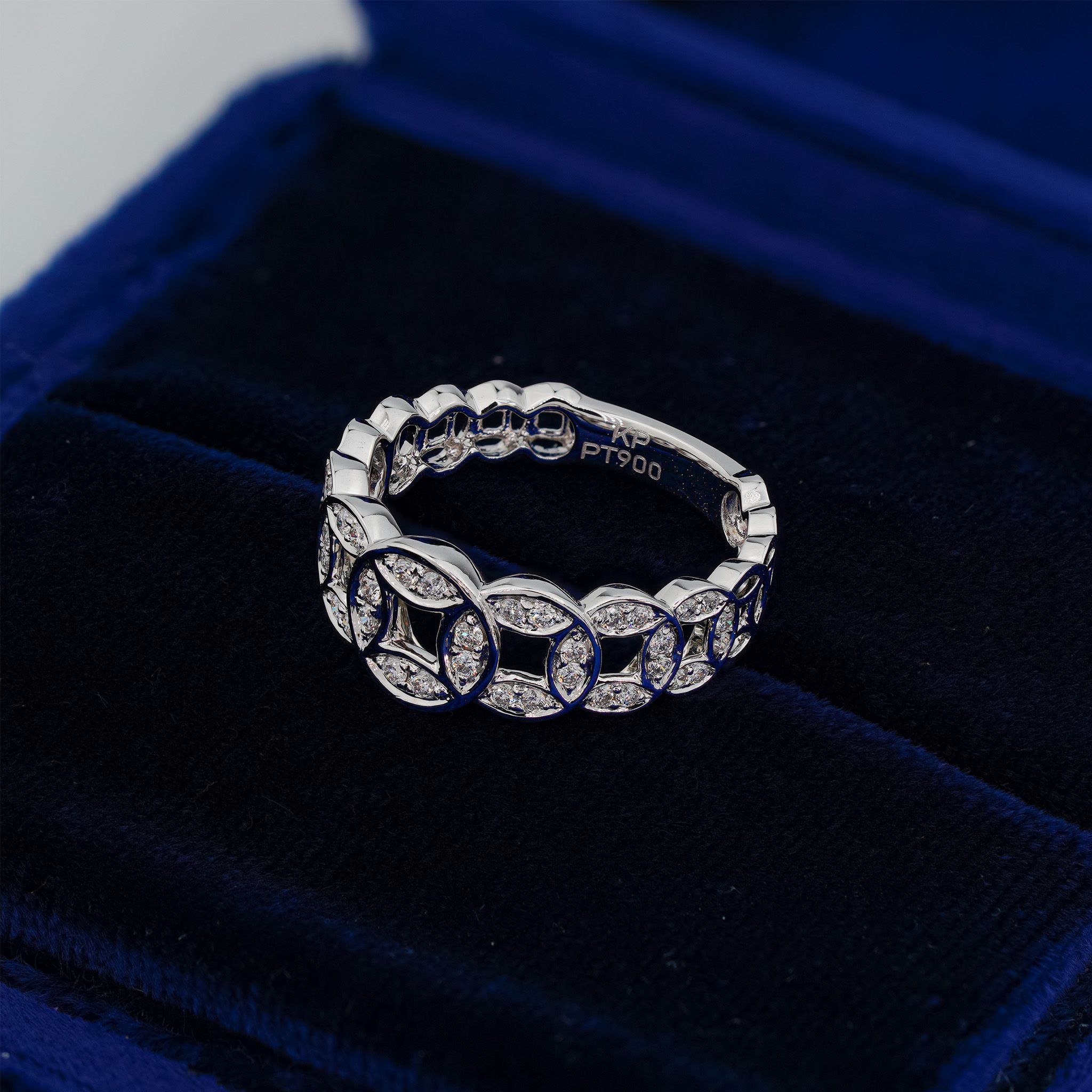 INTERLOCKING AUSPICIOUS COIN BAND
