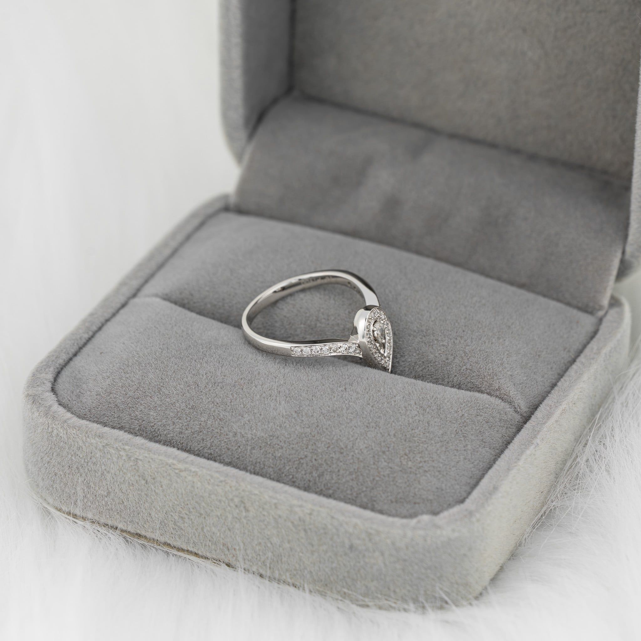 OPEN-APERTURE PEAR BAND