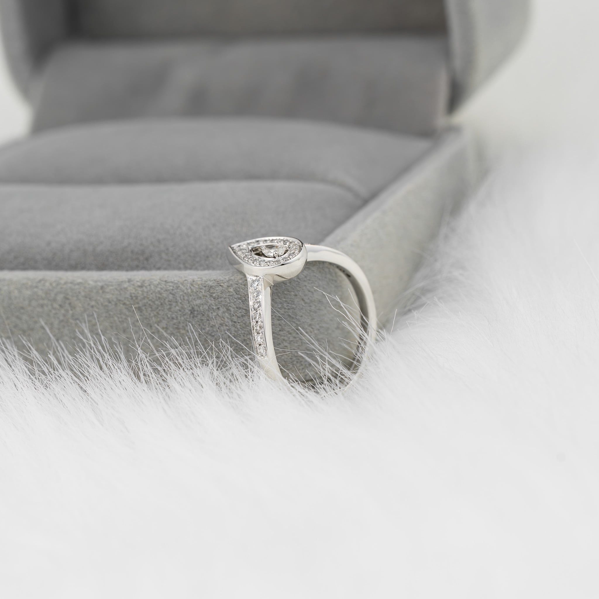 OPEN-APERTURE PEAR BAND