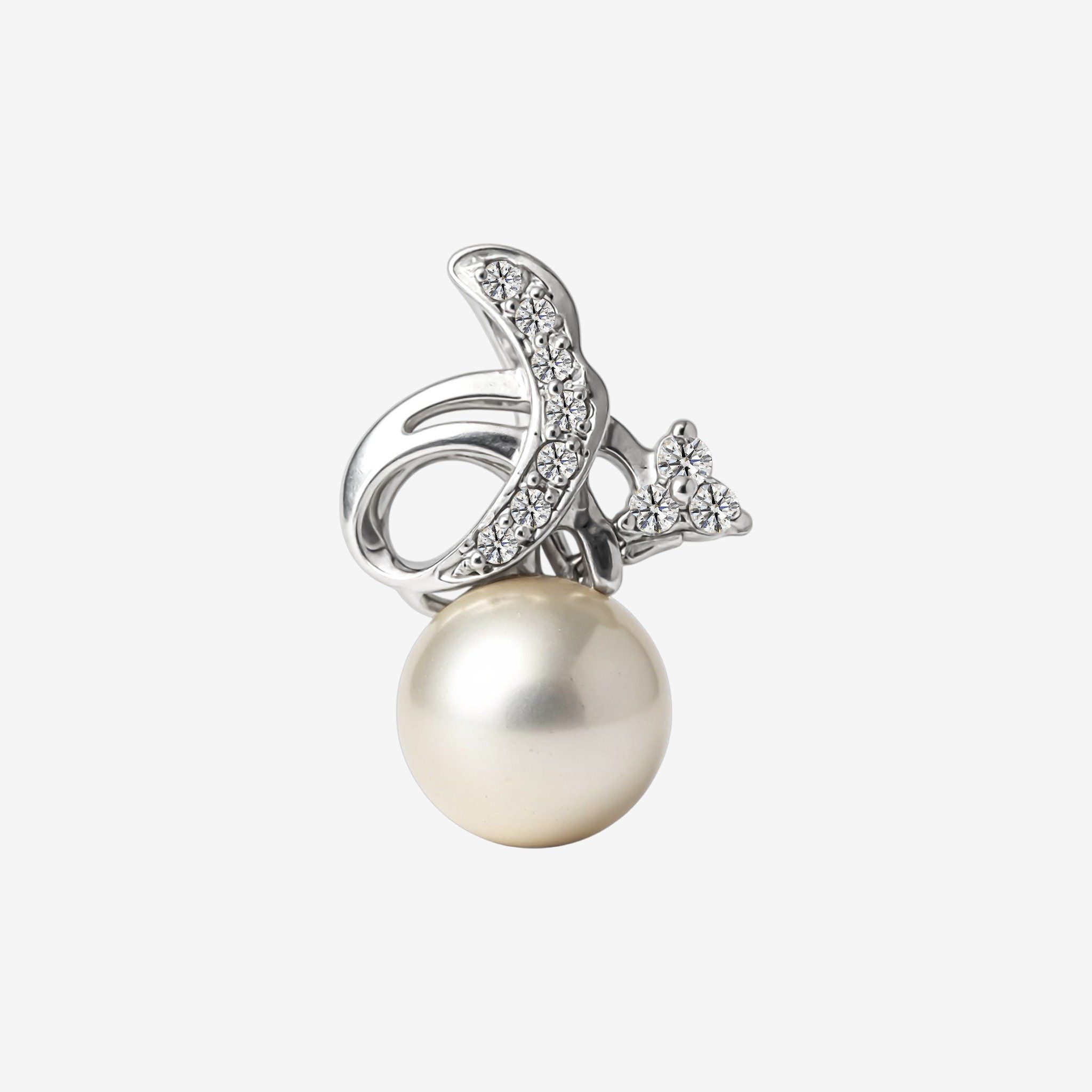 ACCENTED PEARL PENDANT