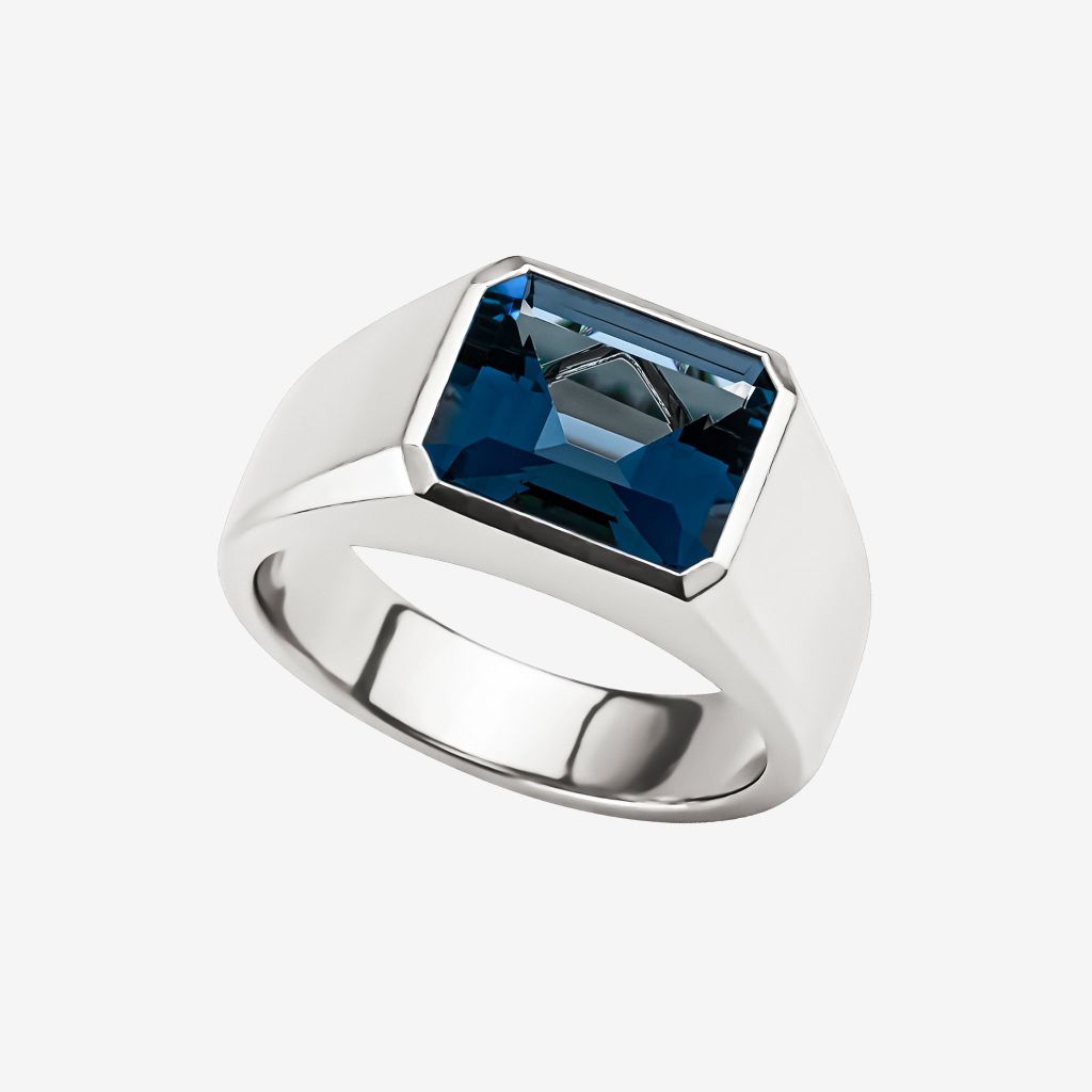  EMERALD CUT BEZEL RING 