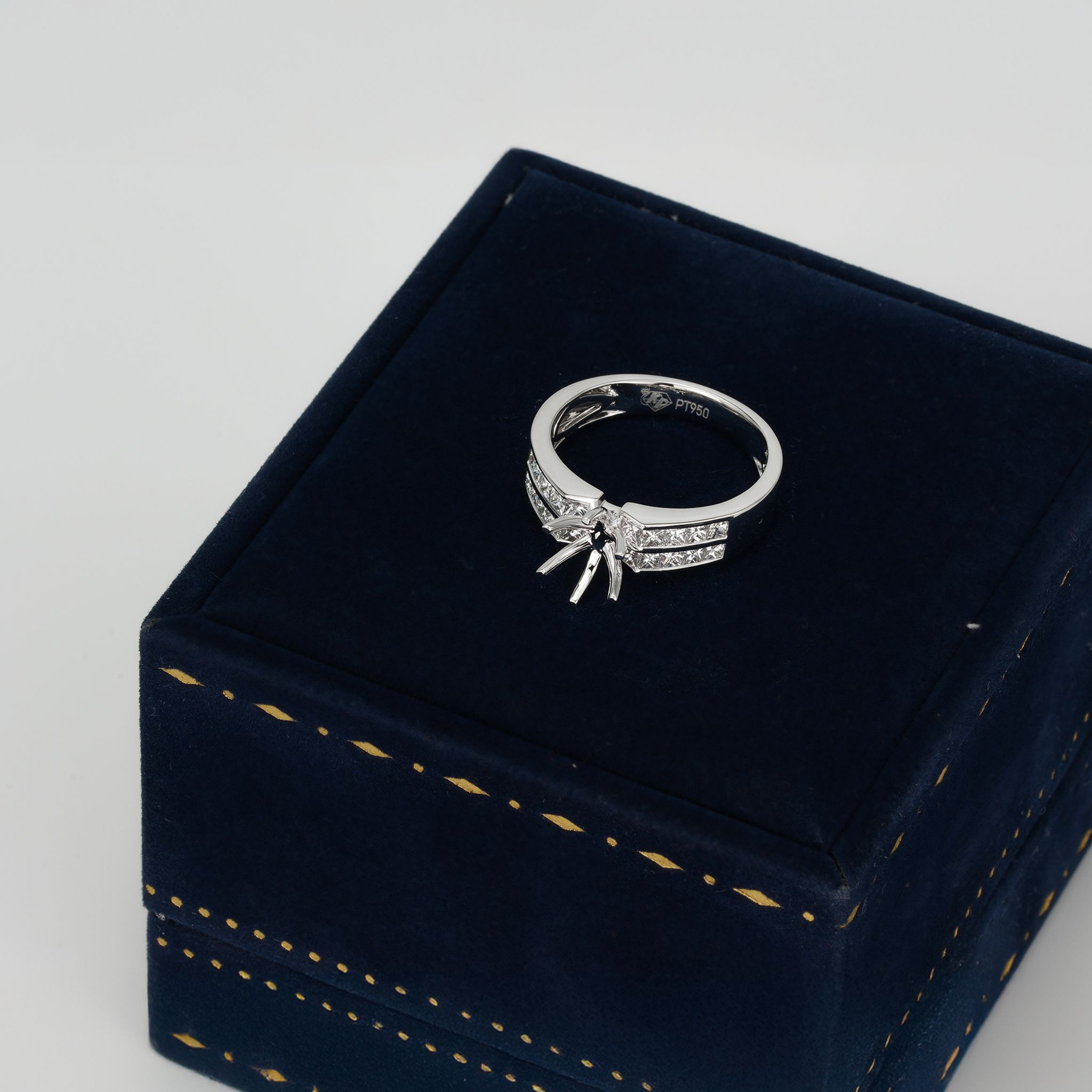 ACCENTED SEMI-SET RING