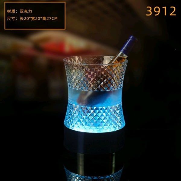  Xô ướp chai rượu nhựa Acrylic kích thước 20 x 20 x 27 cm có đèn led 