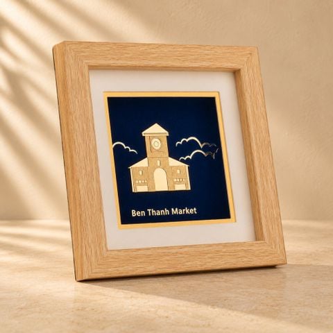 Tranh Chợ Bến Thành dát vàng 24k