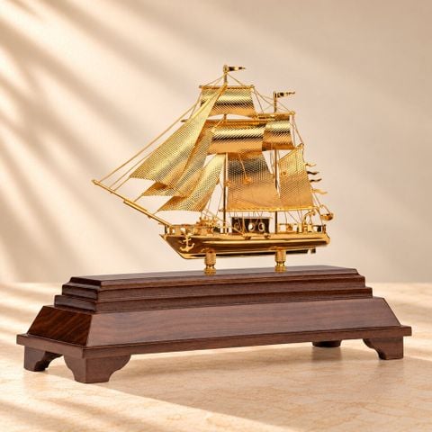 Mô Hình Thuyền Buồm Mạ Vàng 24K