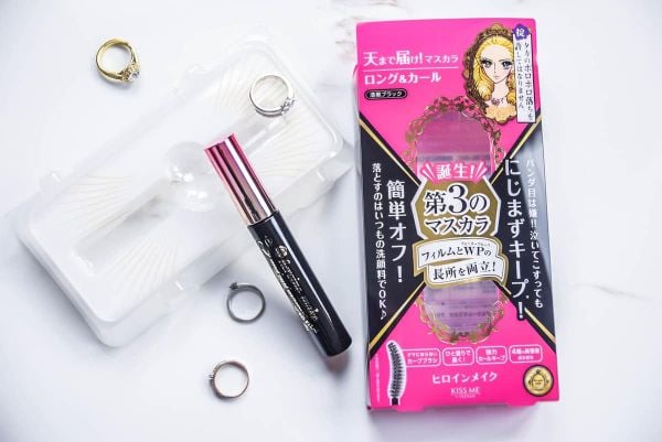 Mascara Kissme Isehan Nhật (Vỉ Tím) dài mi