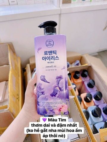 Sữa Tắm Nước Hoa On The Body Romantic Iris 900g (Mẫu Mới)
