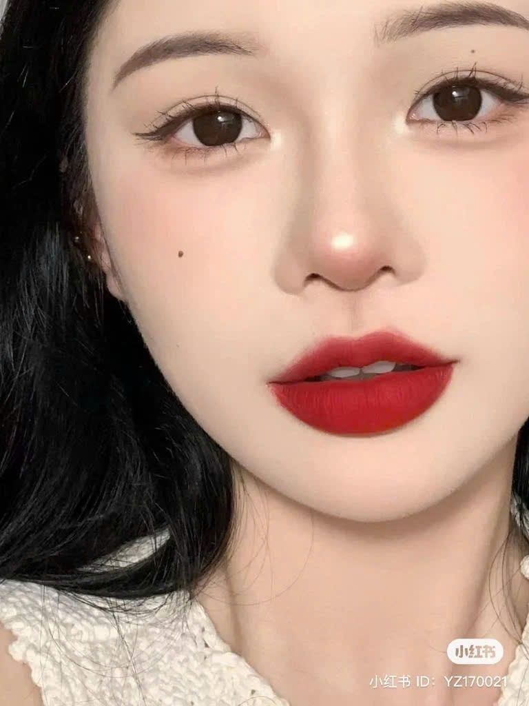 Son Thỏi 3CE Cashmere Hug Lipstick #08 Hush Red