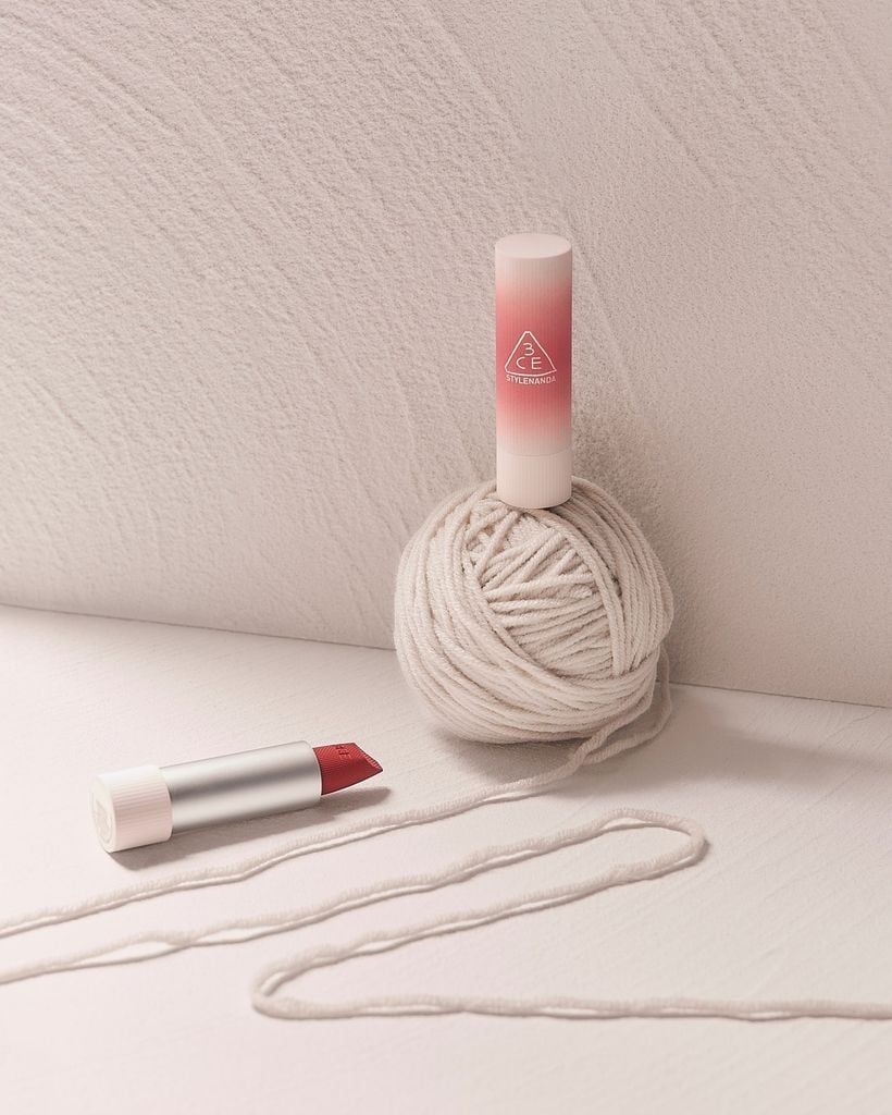 Son Thỏi 3CE Cashmere Hug Lipstick #08 Hush Red