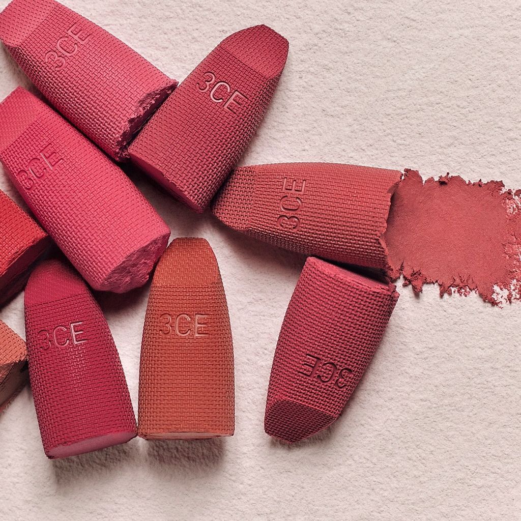 Son Thỏi 3CE Cashmere Hug Lipstick #08 Hush Red