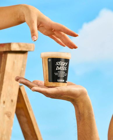  LUSH - Tẩy tế bào chết toàn thân Sticky Dates 