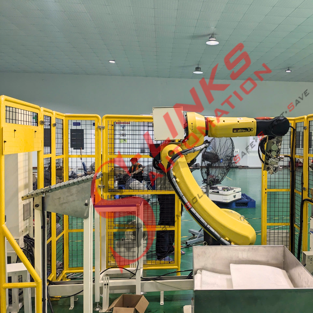  HỆ THỐNG ROBOT GẮP SẢN PHẨM KẾT HỢP CHÈN CHI TIẾT VÀO KHUÔN(INSERT) 