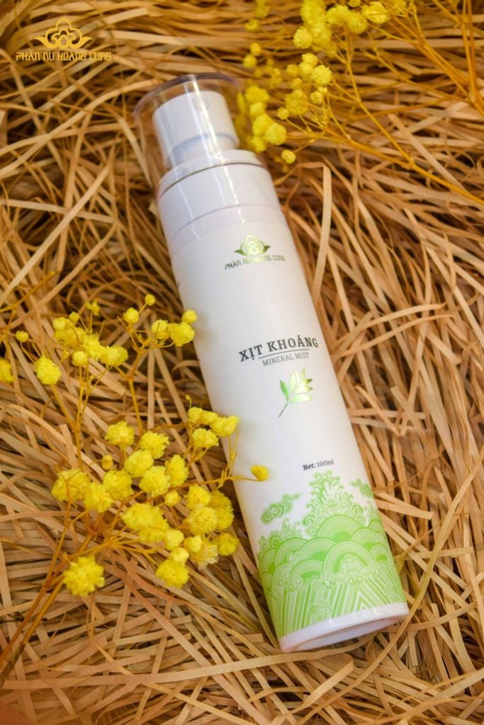 Combo Thanh Lọc Da – Sạch Mụn Phấn Nụ Hoàng Cung: Xịt Khoáng Trà Xanh + Phấn Ngừa Mụn 25g