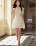  Váy kem ren ngắn xẻ cổ JENNIE CHOO 