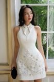  Váy trắng ngắn cổ yếm đính hoa KEIRA TONG 