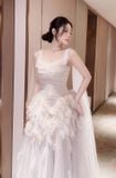 Váy kem dài tà phồng ngay dưới eo LINH PHUNG 