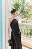  Váy lụa đen cổ yếm hở lưng LAVIERGE 
