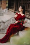  W - Áo dài nhung đỏ cổ yếm 21SIX 