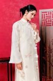 W - Áo dài BẠCH NGỌC trắng kèm dây cài hoa  MỘC TRÀ 