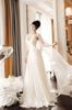 Cho thuê váy trắng dài 2 dây kết hợp choàng rời dài LINH PHUNG đi chơi sang chảnh