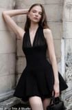  Váy đen ngắn cổ yếm TRIO JI 
