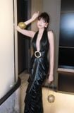  Đầm đen NYRELLA khoét ngực ôm body MAEL FEMME 