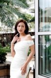  Váy trắng dài bẹt vai cúp ngực MOLLYNISTA 