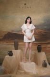  Váy ngắn trắng cổ chữ V ELÉNII 