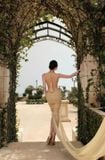  Đầm vàng ánh kim sa xẻ ngọc sa mạc LAVIERGE 
