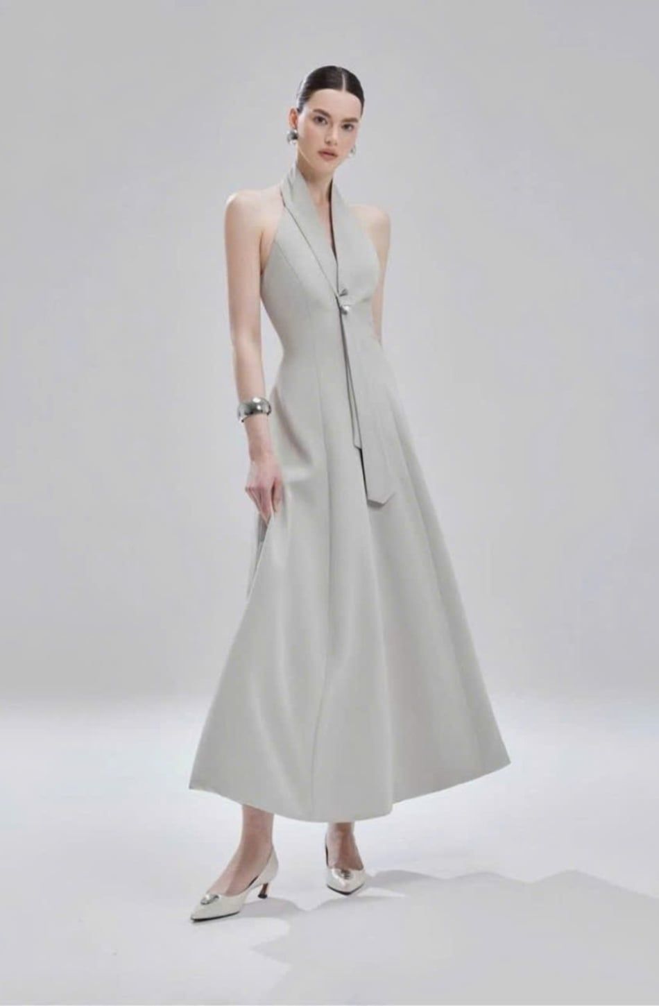  Váy xám dài cổ thắt cà vạt TRIO JI 