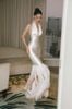 Cho thuê váy trắng dài khoét ngực đuôi cá GLAMDOLL đi đám cưới trẻ trung