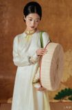  W - Áo dài trắng NGHI GIAO quần trắng PHỤNG HY LALIN 