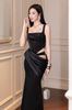 Cho thuê váy đen 2 dây to cổ vuông khoét eo GLAMDOLL đi sự kiện gợi cảm