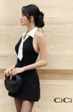  Váy đen ngắn sát nách cổ cà vạt trắng CICI 