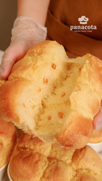 BÁNH MÌ BRIOCHE CAM VÀNG