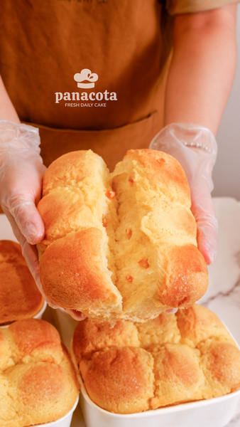 BÁNH MÌ BRIOCHE CAM VÀNG