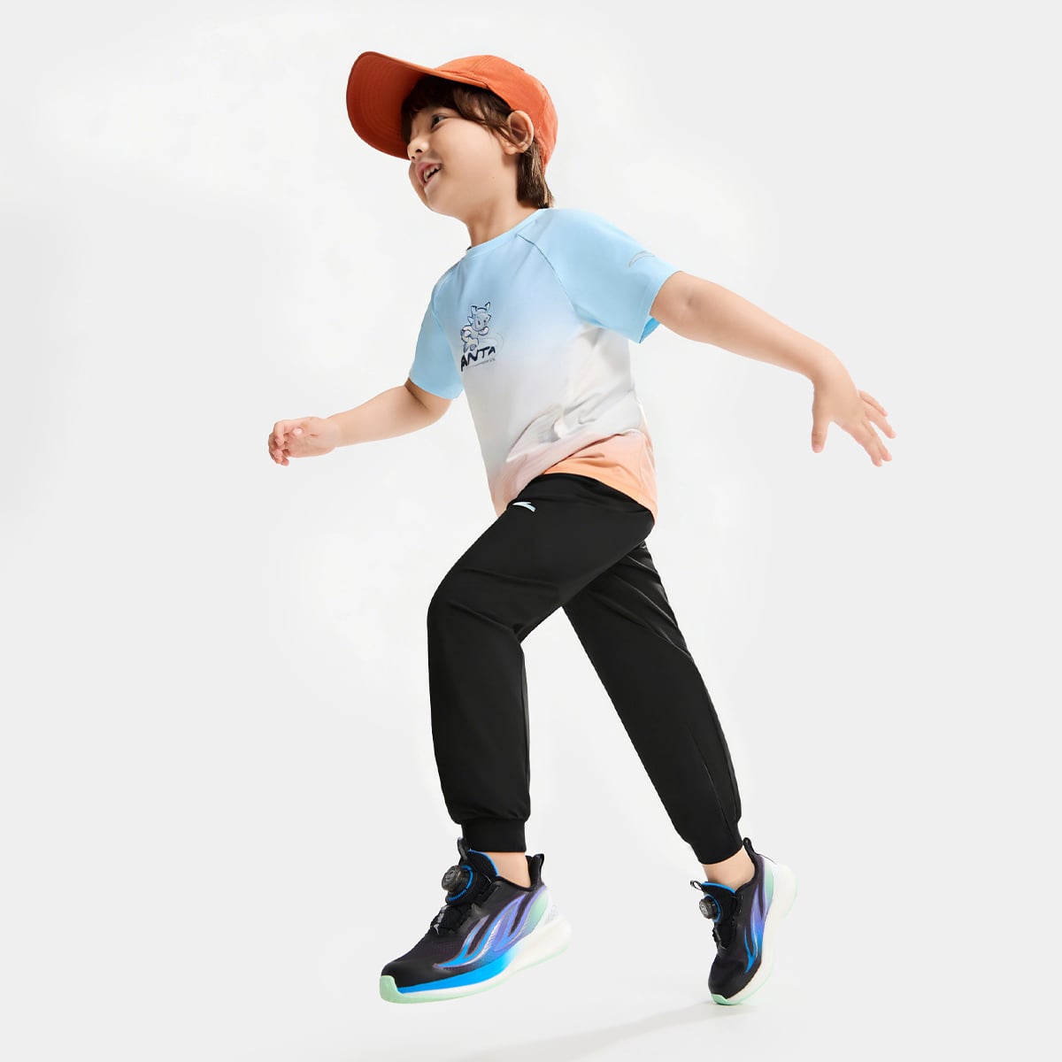 Quần Dài Thể Thao Bé Trai Anta Kids 3526C9701-1