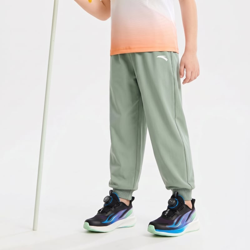 Quần Dài Thể Thao Bé Trai Anta Kids 3526C9701-2