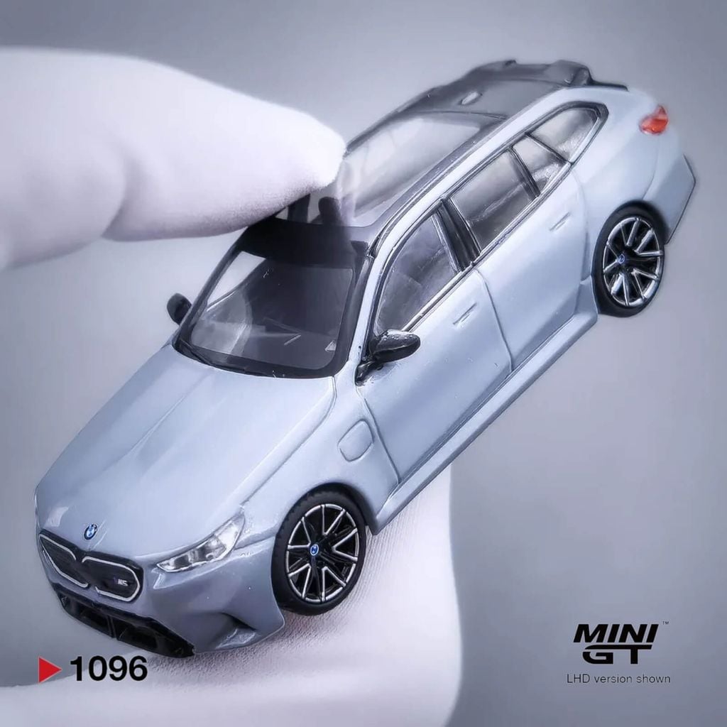 Mô hình xe BMW M5 Touring ( G99 ) 1:64 MiniGT