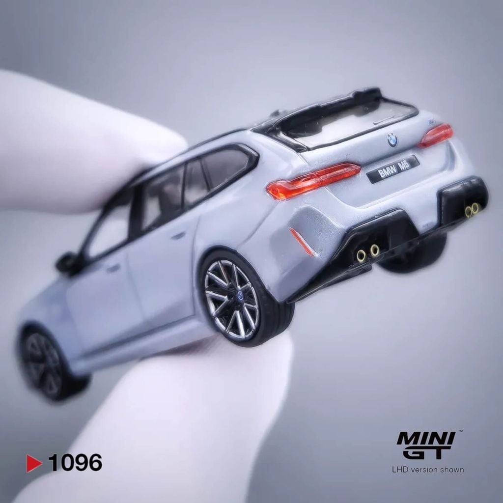 Mô hình xe BMW M5 Touring ( G99 ) 1:64 MiniGT